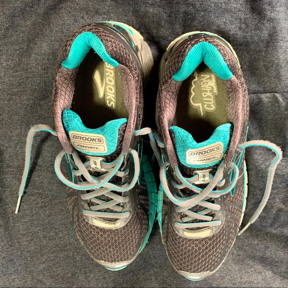 Brooks Ariel 10.5 medium model 2016